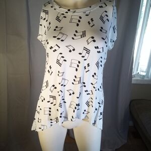 Cupio White Top with Black Music Note Design